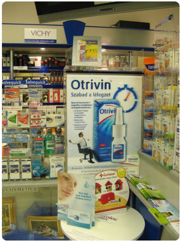 NOVARTIS-OTRIVIN_3d_lenticular_poster_in_the_pharmacy